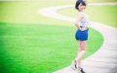 书桌下的快速顶撞